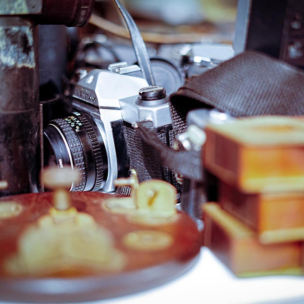 image of artefacts and antiques formerly in the Hale Aloha in Lahaina.